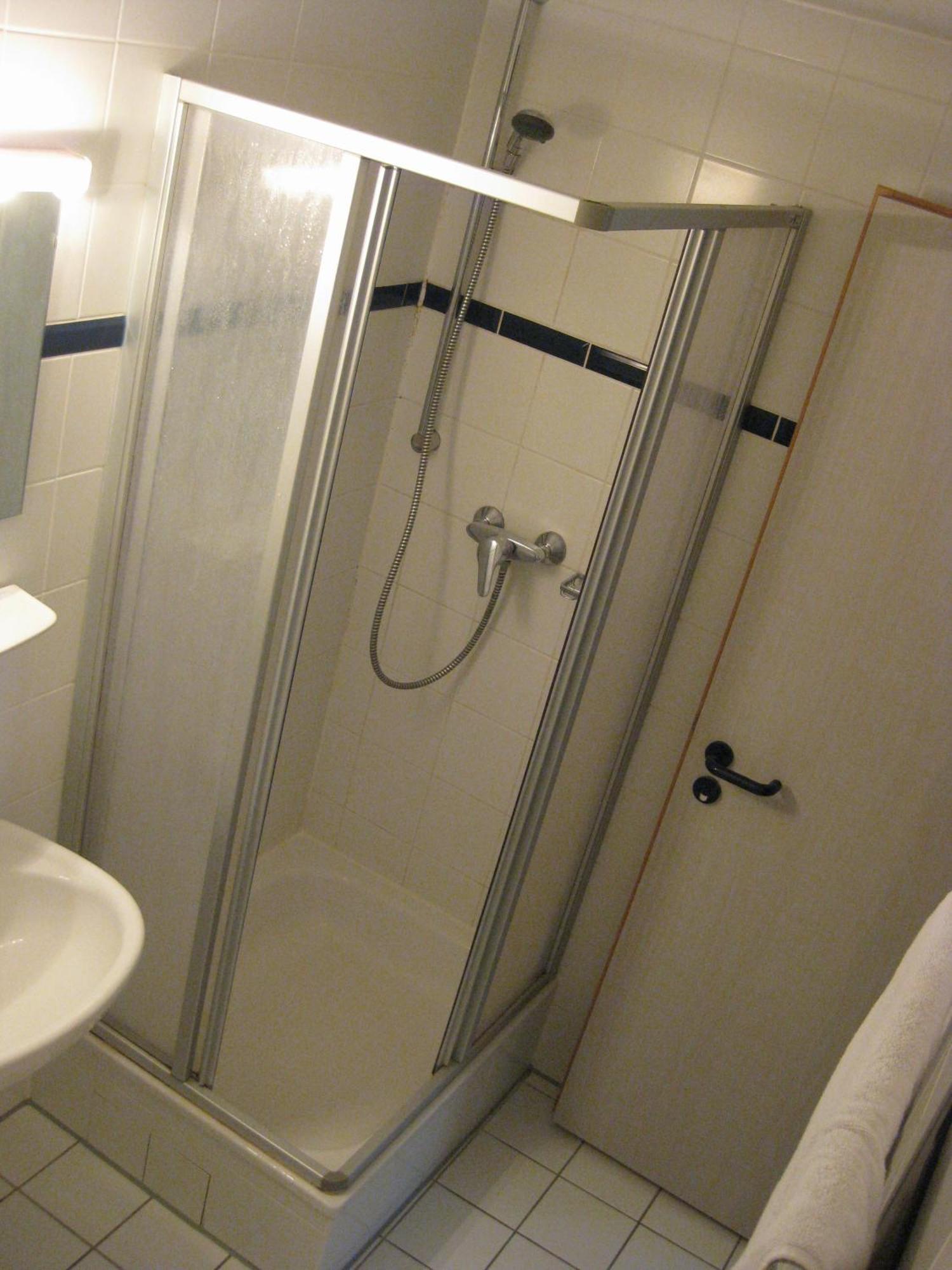 Smart Hostel By Landgasthof Velber 24H7D Seelze Luaran gambar