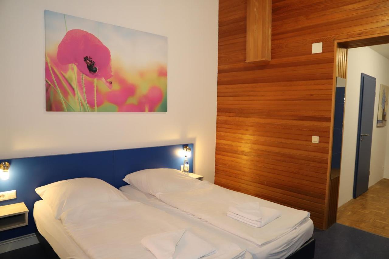 Smart Hostel By Landgasthof Velber 24H7D Seelze Luaran gambar